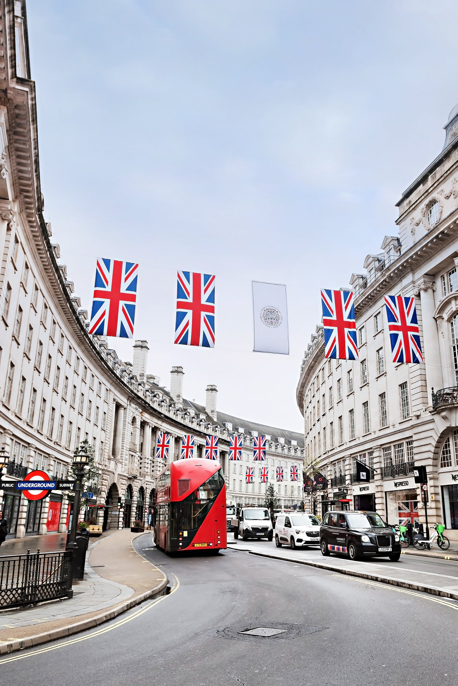 London Street Print | London Streets Canvas | 17 Mile