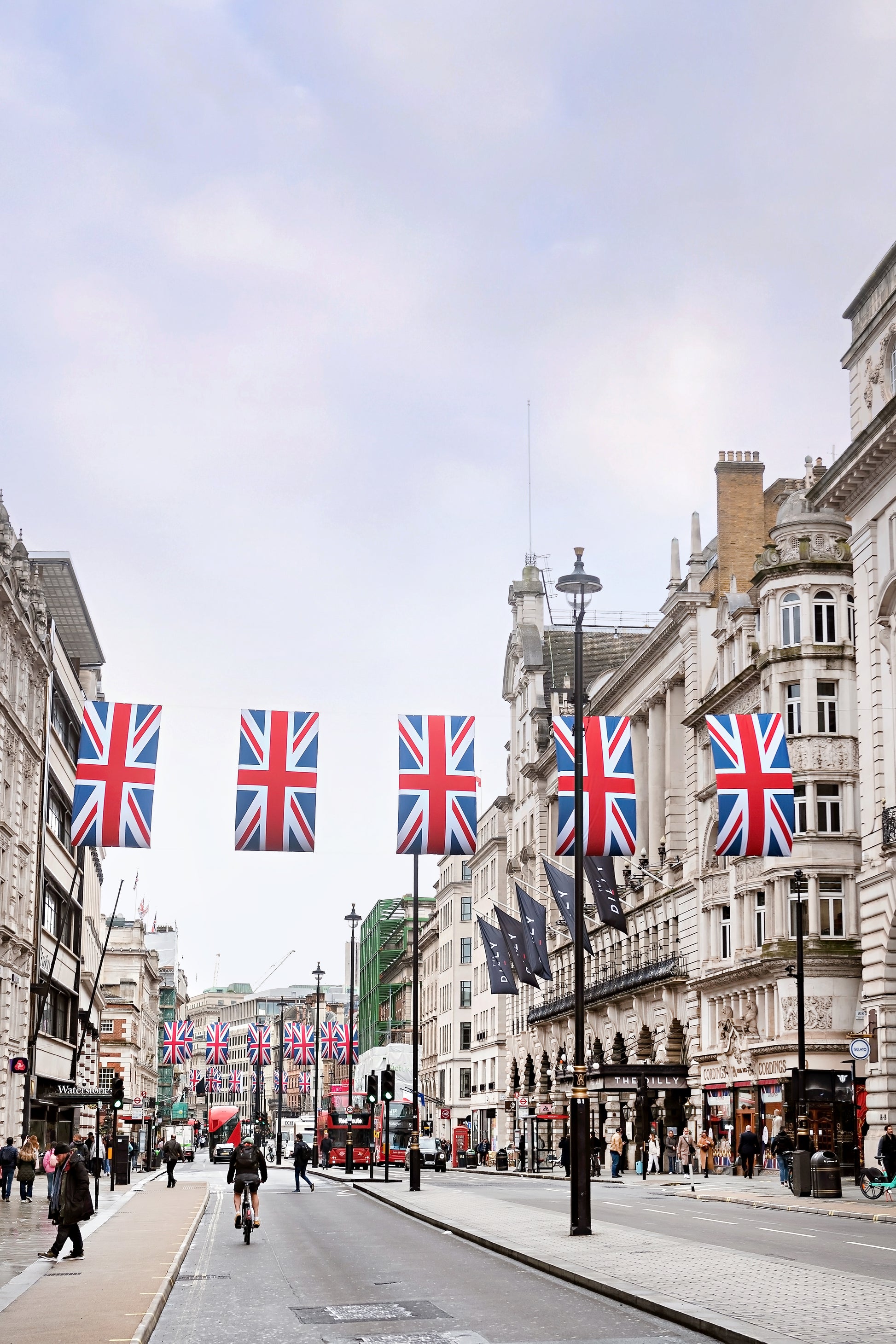 London Streets Print | London Streets Canvas | 17 Mile